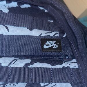 Nike SB Men's Backpack in Camo and Black